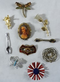 10 Brooches