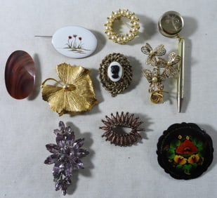 10 Brooches