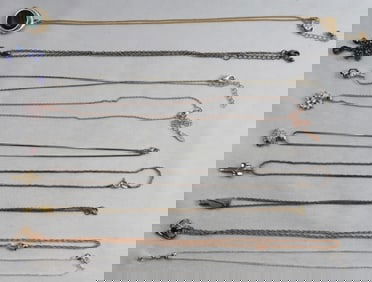 9 Dainty Chain Necklaces With Pendants