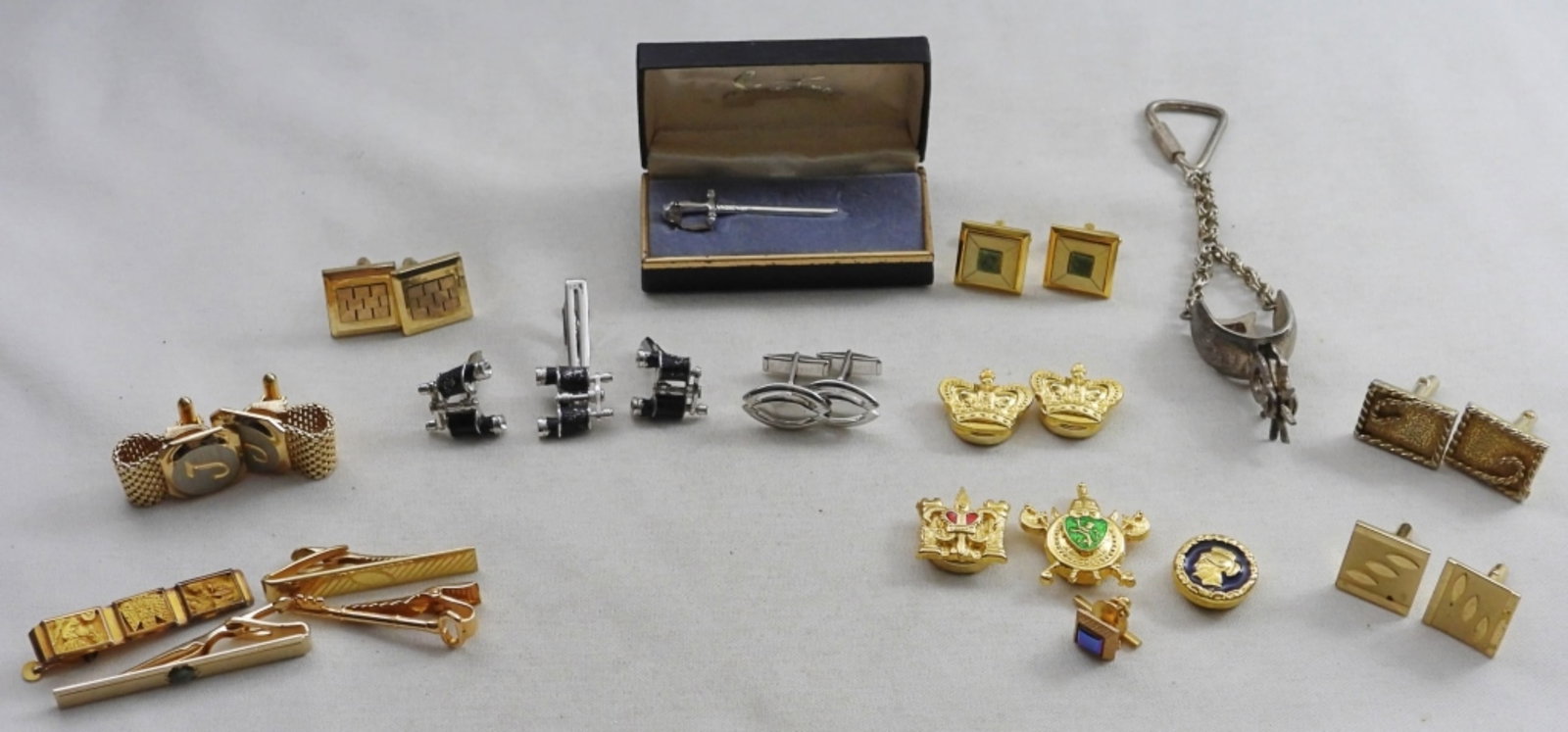 Gentleman's Lot: Cufflinks, tie pins, and more