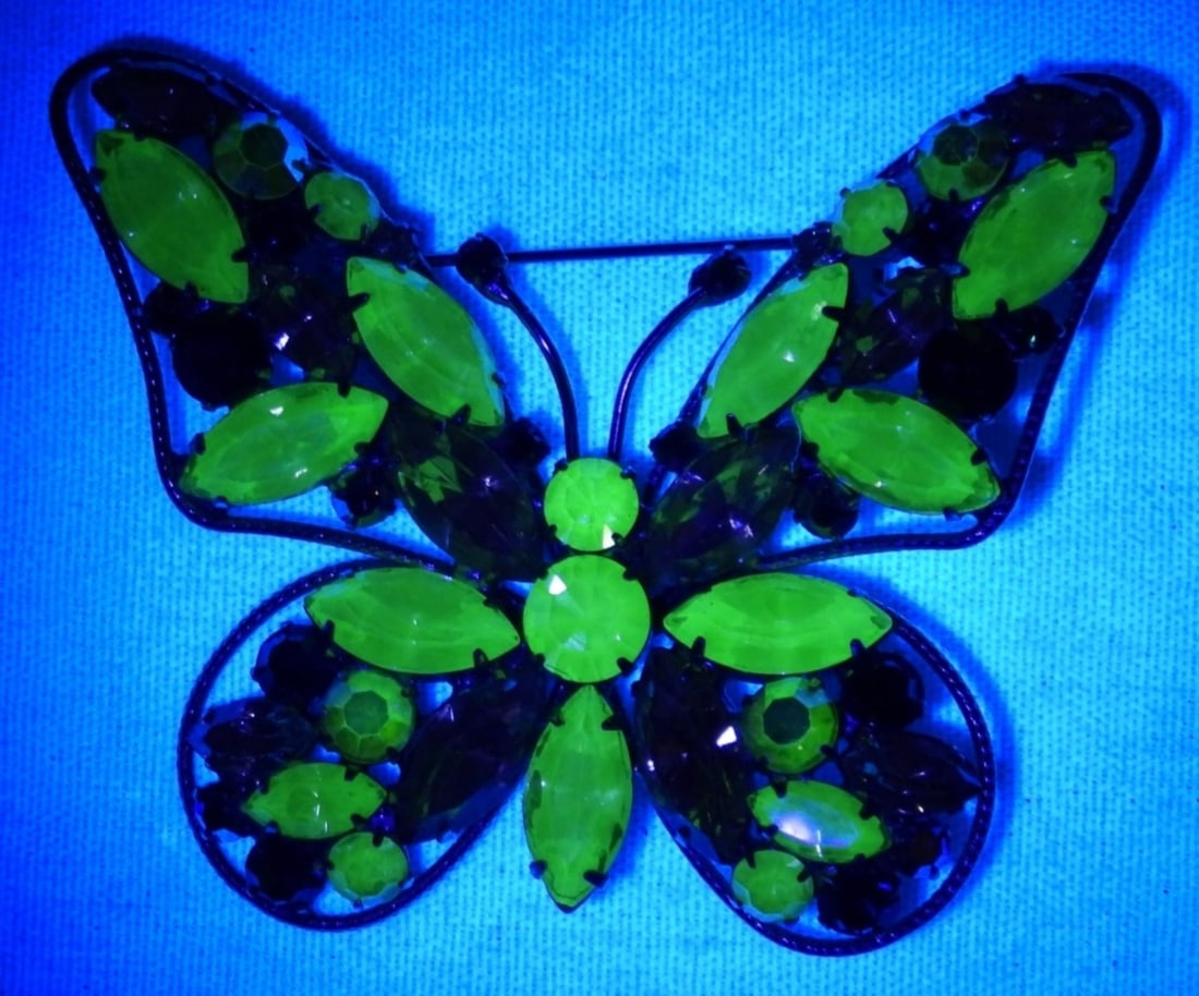 Uranium Glass Butterfly Brooch (1 of 2)