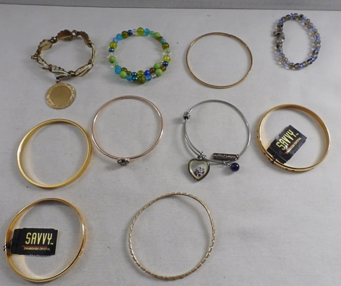 10 Women's Bracelets: Visit Us On Facebook