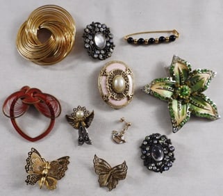 10 Brooches