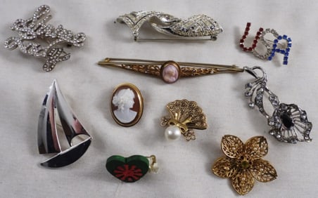 10 Brooches