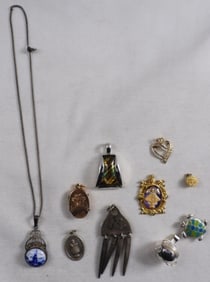10 Pendants and One Chain