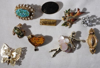 10 Brooches