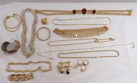 Gold-Tone Jewelry Lot