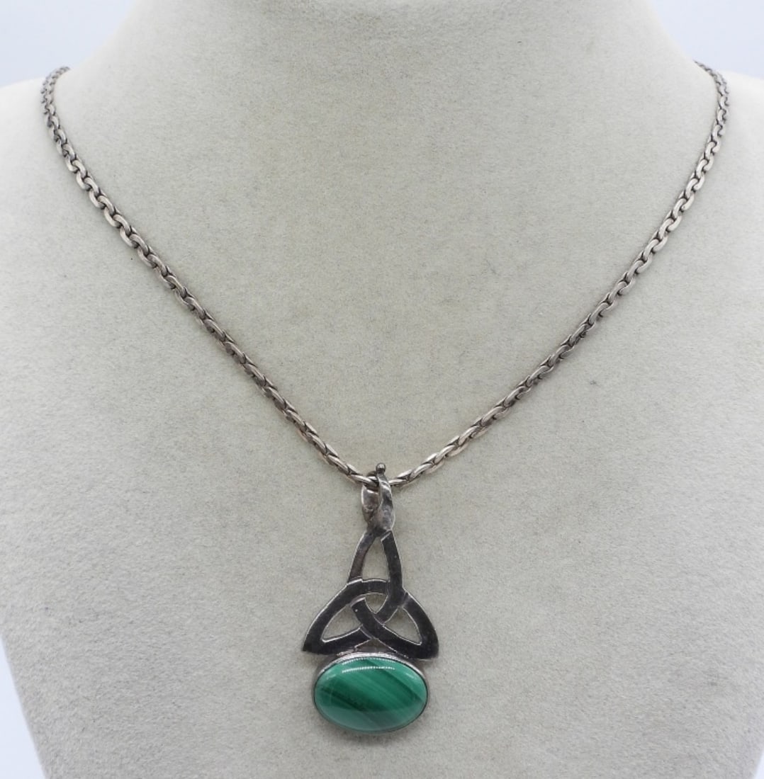 Malachite Celtic Knot Necklace: Malachite celtic knot necklace, 24". (12 dwt)