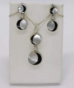 aCleoni Jet & Mother of Pearl Necklace Set