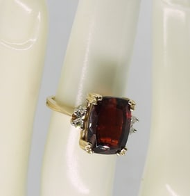 14k Yellow Gold Garnet Ring