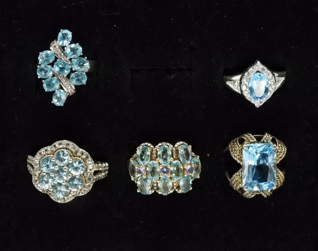 5 Blue Topaz 925 Rings: Five blue topaz sterling rings, size 7-10 (17.4 dwt)