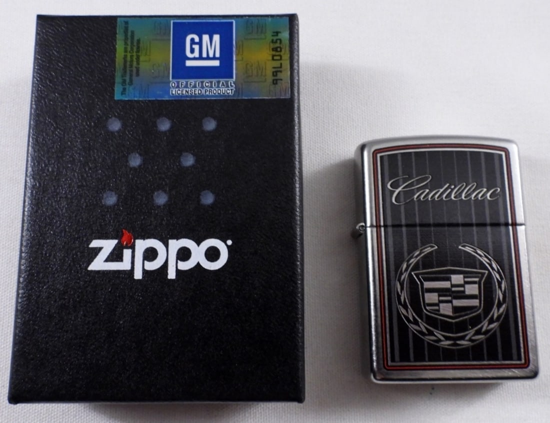 Cadillac Logo Zippo Lighter 2011 Sealed (1 of 4)