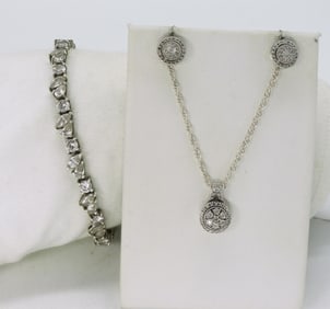 Gorgeous Simulated Diamond Set - 925