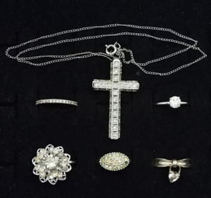 5 Simulated Diamond Rings & 925 Necklace