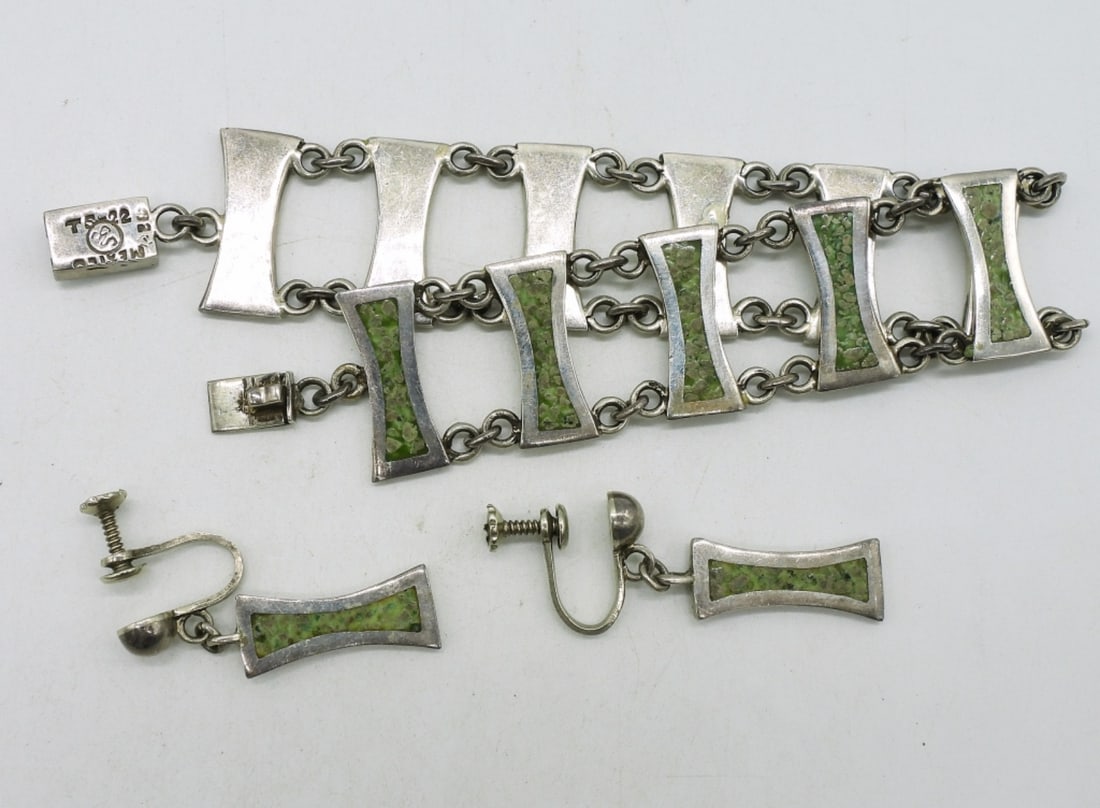 Taxco Green Turquoise Bracelet & Earrings (1 of 2)