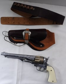 Vintage Hubley Cap Gun In Holster With Belt