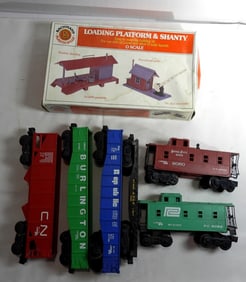 Bachmann Plasticville, Lionel Train Cars