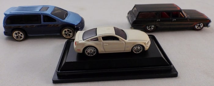 (3) Hot Wheels