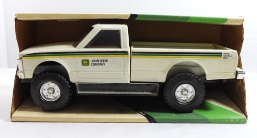 Ertl 1/16 Scale John Deere Dealer Pickup Truck