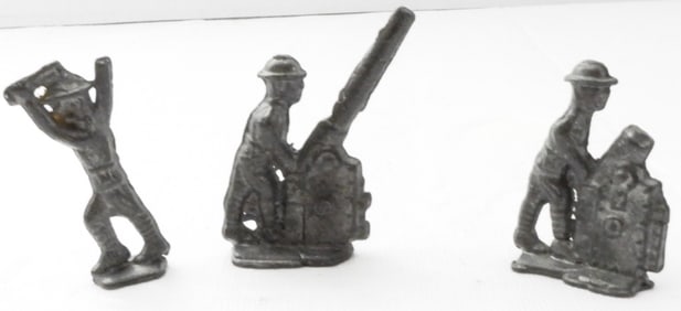 (3) Pewter Army Soldiers Toys