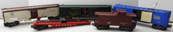 (5) Lionel Train Cars