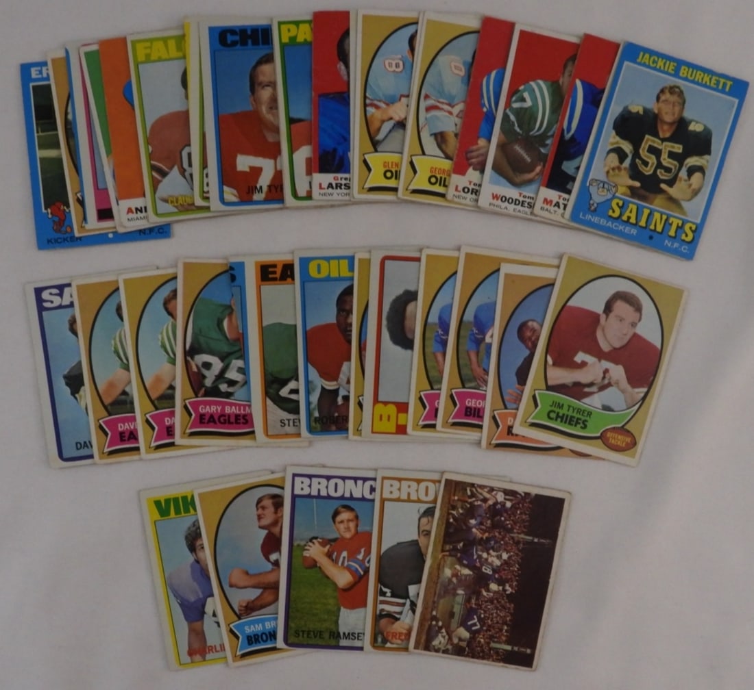 (43) Topps Mixed Lot Of Football Cards (1 of 2)
