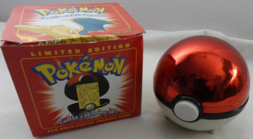 Charizard 23K Gold-Plated Trading Card