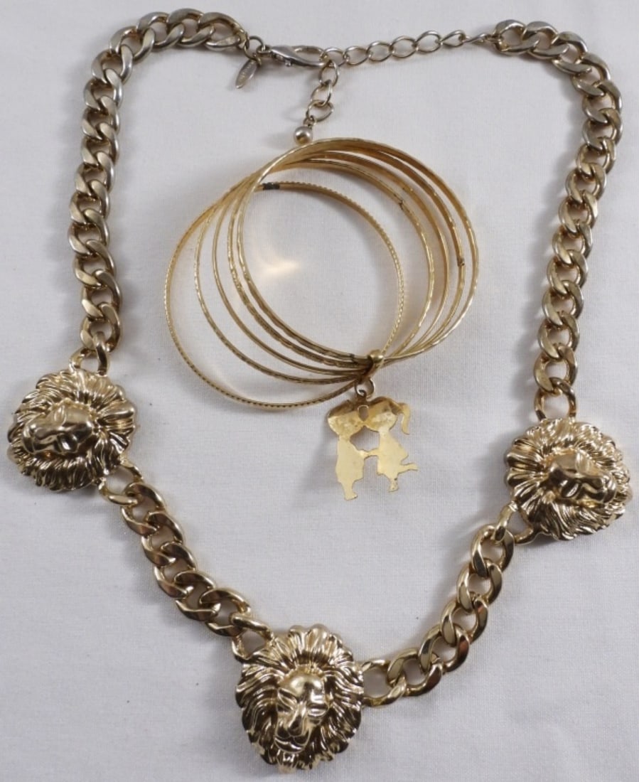 Gold-Tone Lion Necklace With Bracelets (1 of 1)