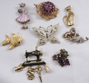 (8) Gold-Tone & Silver-tone Brooches