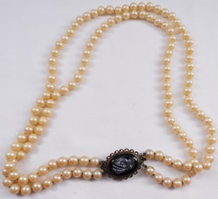 Black Cameo Faux Pearl Necklace/Pin
