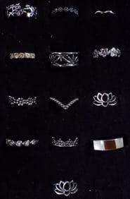 (13) Silver-Tone Thumb Bands