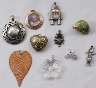 (10) Pendants