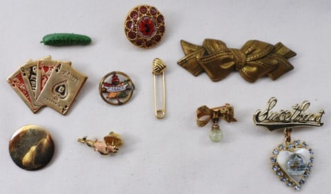 (10) Brooches