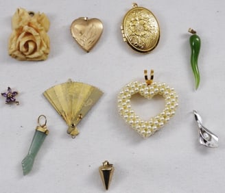 (10) Pendants