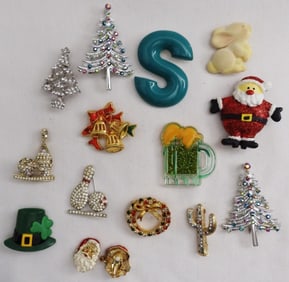 (14) Holiday/Festive Pins
