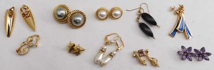 (10) Pairs of Earrings