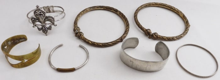 (7) Beautiful Bracelets