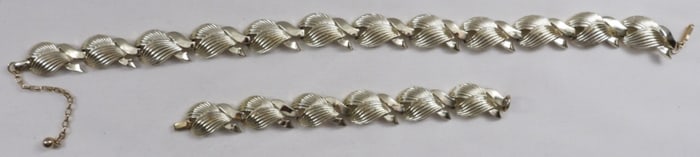 Gold-Tone Necklace & Bracelet