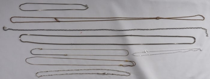 (8) Different Chain Necklaces