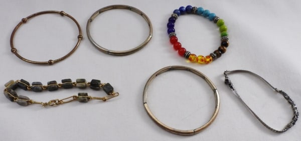 (6) Different Kinds of Bracelets