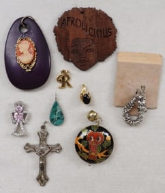 10 Pendants