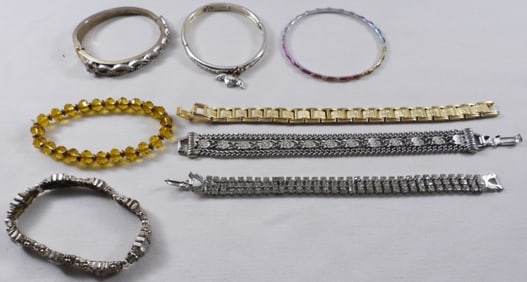(8) Unique Bracelets