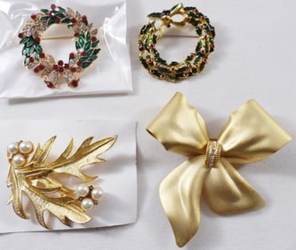 (4) Holiday Brooches