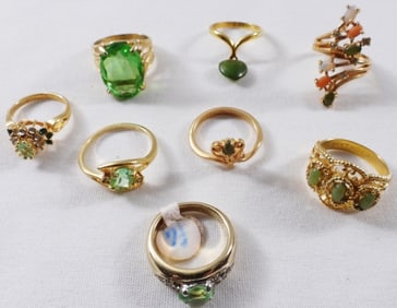 (8) Gold Toned Womens Rings