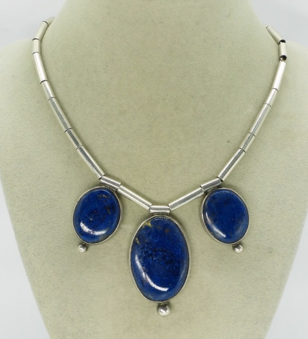 Beckman Mexico 925 Lapis Lazuli Necklace: Sterling lapis lazuli necklace. Marked "Beckman Mexico 925". 15" long. (45.8 dwt)