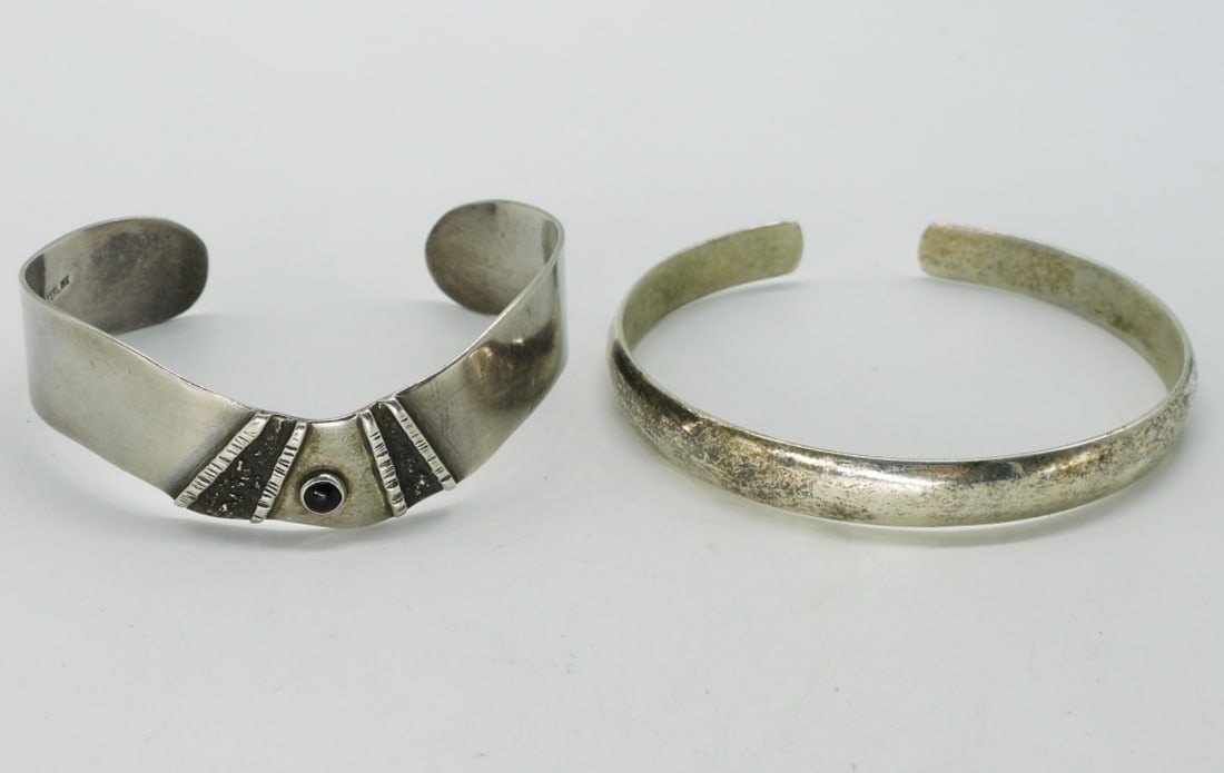 2 Sterling Cuff Bracelets: Two sterling cuff bracelets. 7-8". (24.2 dwt)