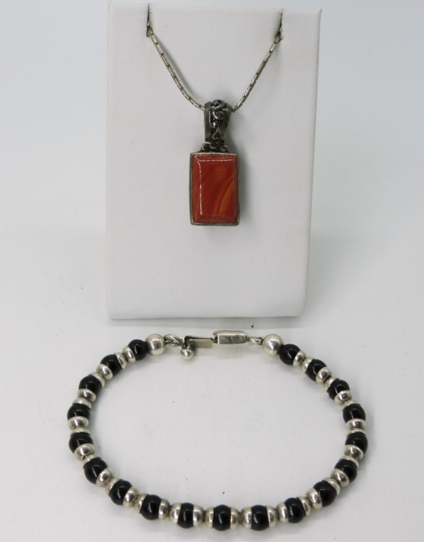 Black Onyx 925 & Red Gemstone Necklace (1 of 2)