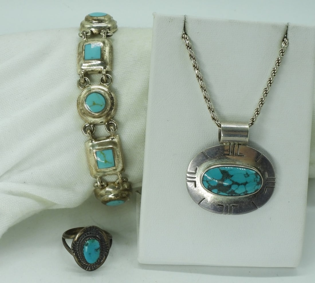 Light Turquoise 925 Bracelet & Necklace: Light turquoise gemstones, sterling pieces. Ring is size 5. Bracelet is 8" long. Necklace is 20" long. (34.9 dwt)