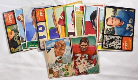 (14) Different Football Cards