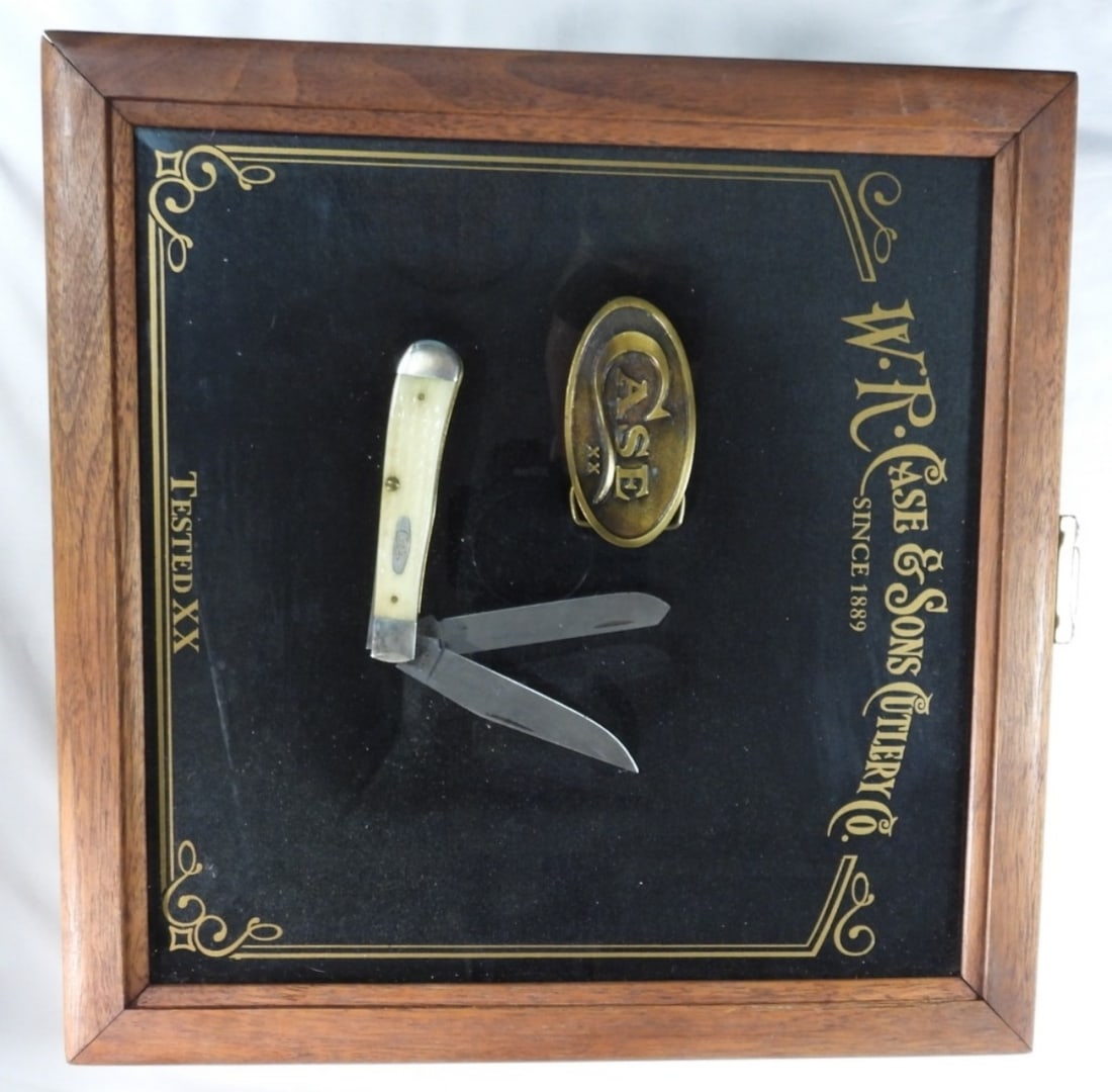 W.R.Case & Sons Belt Buckle & Knife (1 of 2)